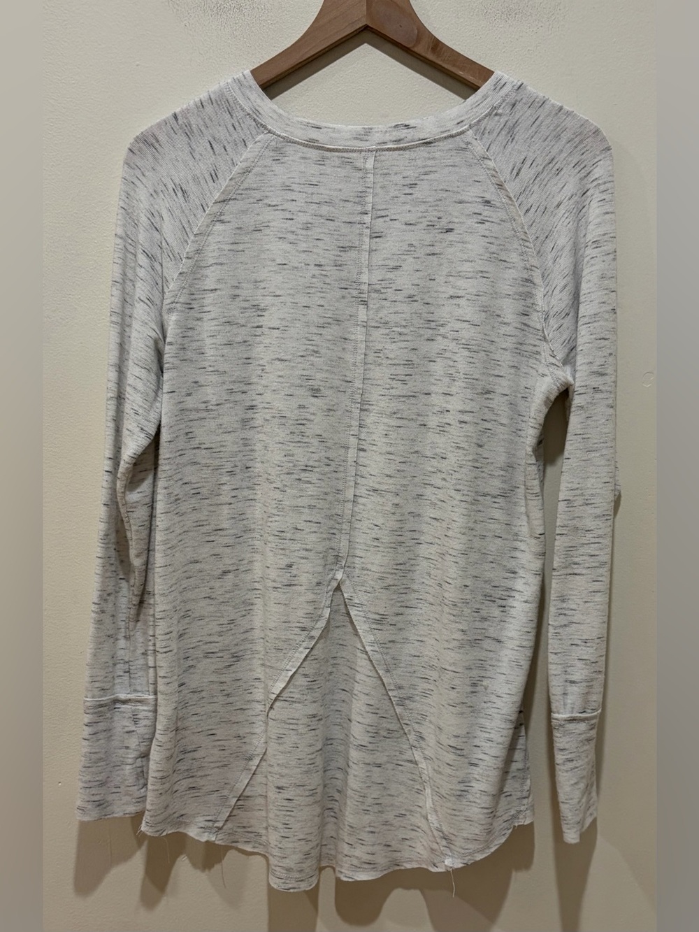 Spring and Mercer Space Dye Tee Heather Gray Long Sleeve Shirt - Women’s Medium - Picture 2 of 7